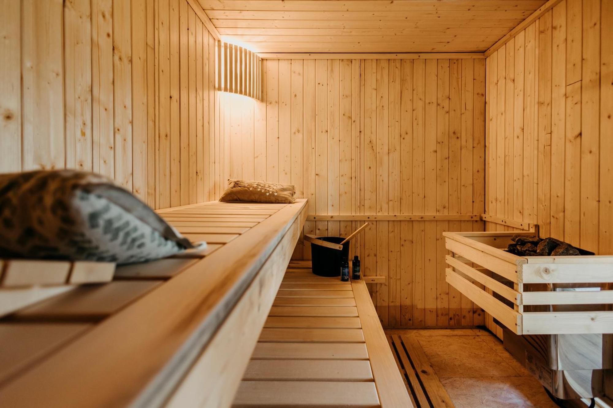 Traumwohnung Mit Sauna, Whirlpool & Wunderschoener Aussicht Plettenberg Esterno foto